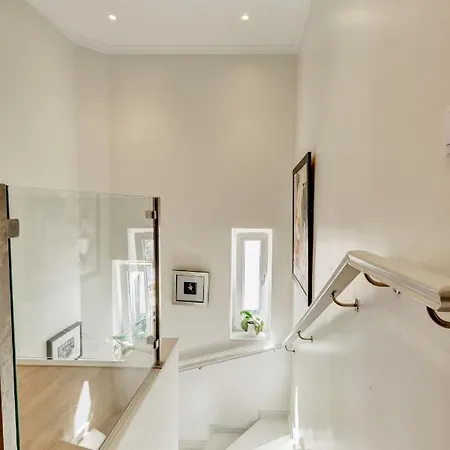 Comfortable Town House In Quiet Area By Lovelystay Lisboa