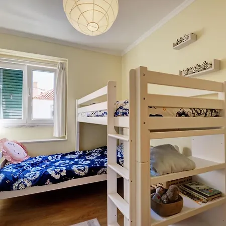 Сasa de vacaciones Comfortable Town House In Quiet Area By Lovelystay *