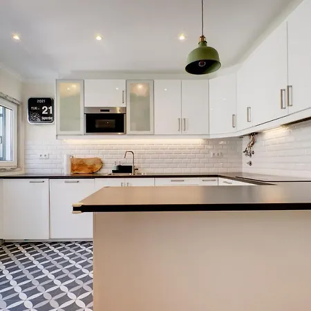 Feriehus Comfortable Town House In Quiet Area By Lovelystay