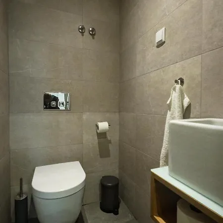 Comfortable Town House In Quiet Area By Lovelystay * ליסבון