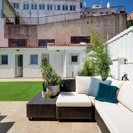 Comfortable Town House In Quiet Area By Lovelystay Feriehus Lisboa
