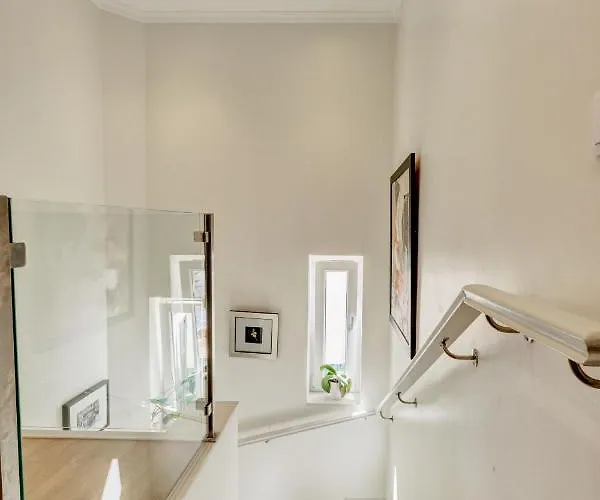 Comfortable Town House In Quiet Area By Lovelystay Лиссабон