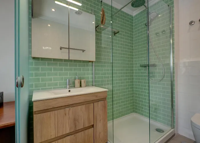 Comfortable Town House In Quiet Area By Lovelystay *