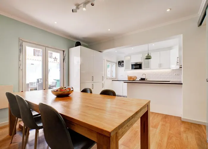 Comfortable Town House In Quiet Area By Lovelystay Лиссабон