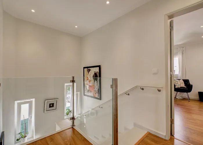 Comfortable Town House In Quiet Area By Lovelystay