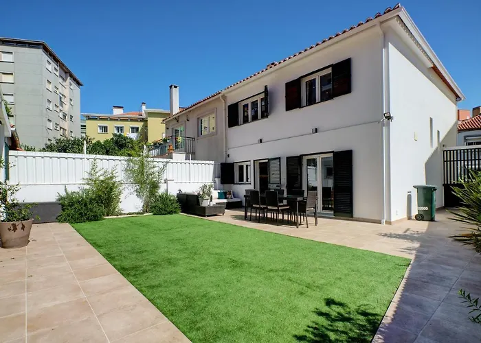 Comfortable Town House In Quiet Area By Lovelystay * Лиссабон