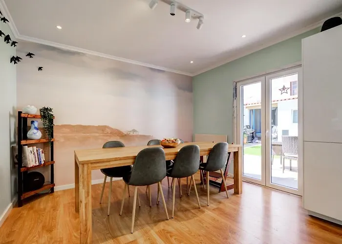 Comfortable Town House In Quiet Area By Lovelystay