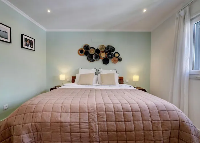 Comfortable Town House In Quiet Area By Lovelystay Лиссабон