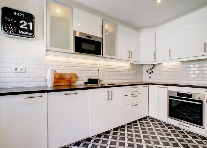 Comfortable Town House In Quiet Area By Lovelystay Дом отдыха *