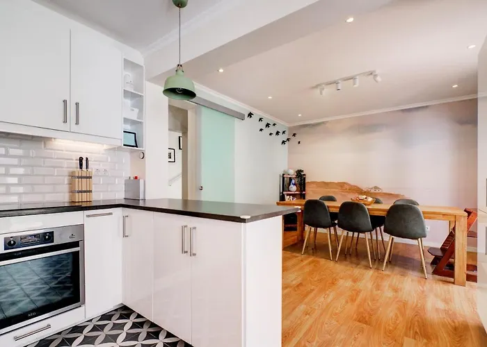 Comfortable Town House In Quiet Area By Lovelystay Дом отдыха *