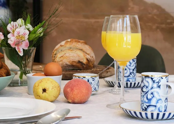 Comfortable Town House In Quiet Area By Lovelystay * Лиссабон