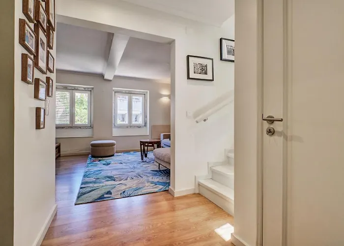 Comfortable Town House In Quiet Area By Lovelystay Дом отдыха