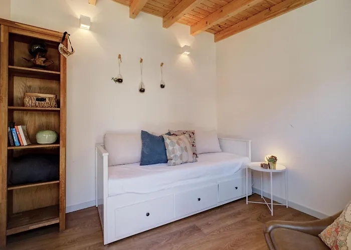 Comfortable Town House In Quiet Area By Lovelystay Дом отдыха Лиссабон