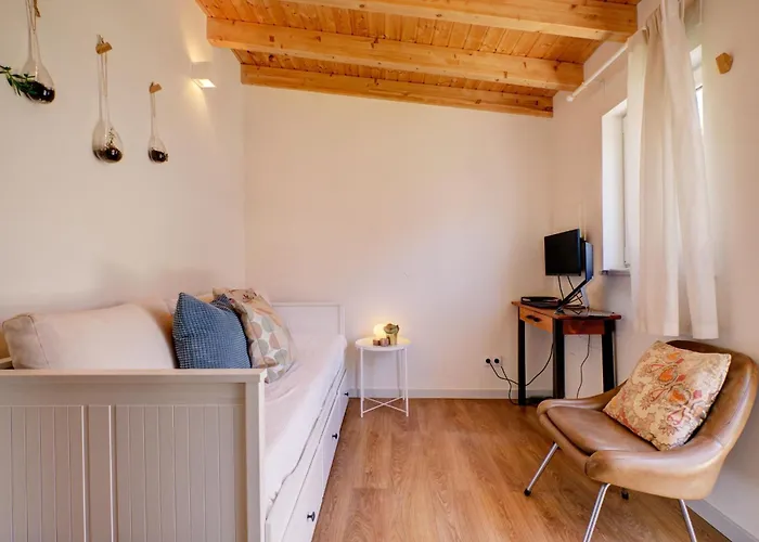 Comfortable Town House In Quiet Area By Lovelystay * Лиссабон