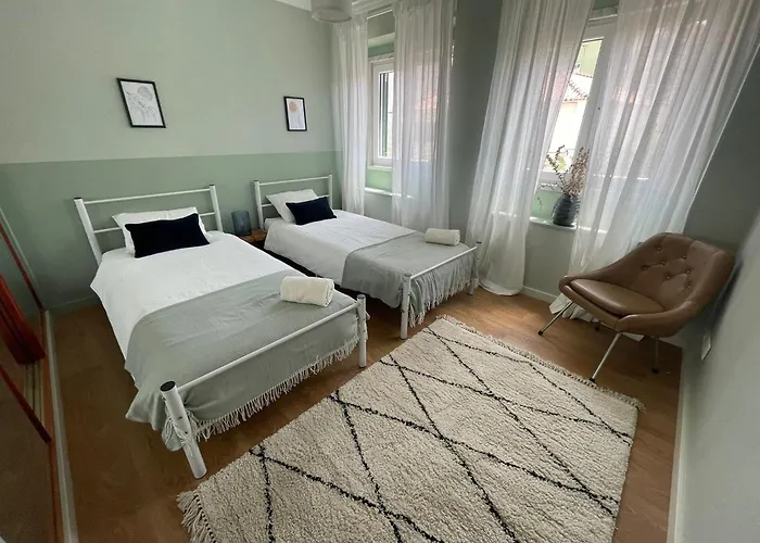 Comfortable Town House In Quiet Area By Lovelystay