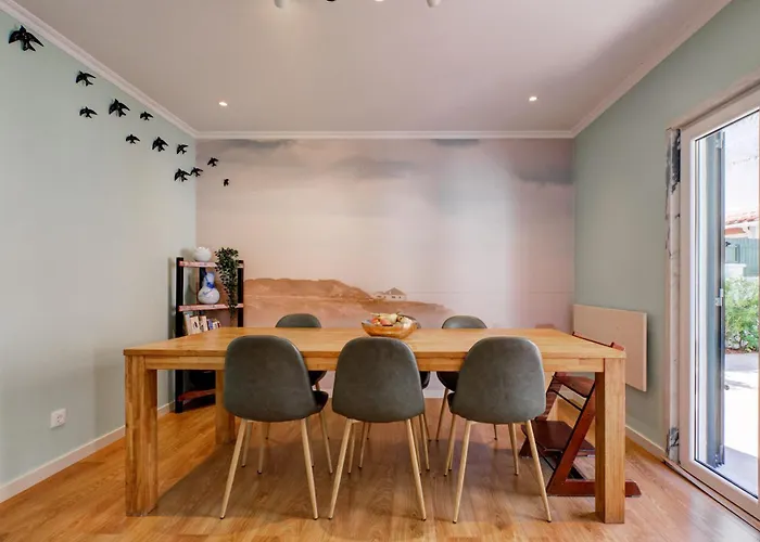 Comfortable Town House In Quiet Area By Lovelystay Дом отдыха *