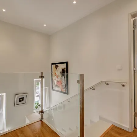 Comfortable Town House In Quiet Area By Lovelystay