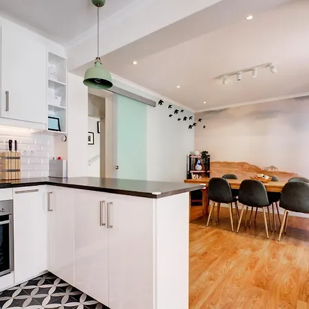 Comfortable Town House In Quiet Area By Lovelystay Дом отдыха *