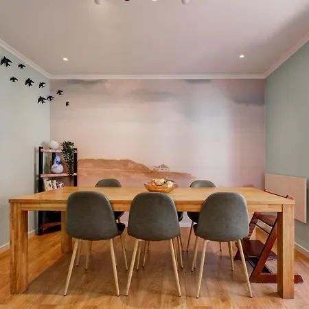 Comfortable Town House In Quiet Area By Lovelystay Дом отдыха *