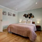 Σπίτι διακοπών Comfortable Town House In Quiet Area By Lovelystay *